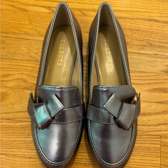 Talbots New Silver Ryan Knot Loafer Sz 8.5 NWOB - Picture 2 of 5